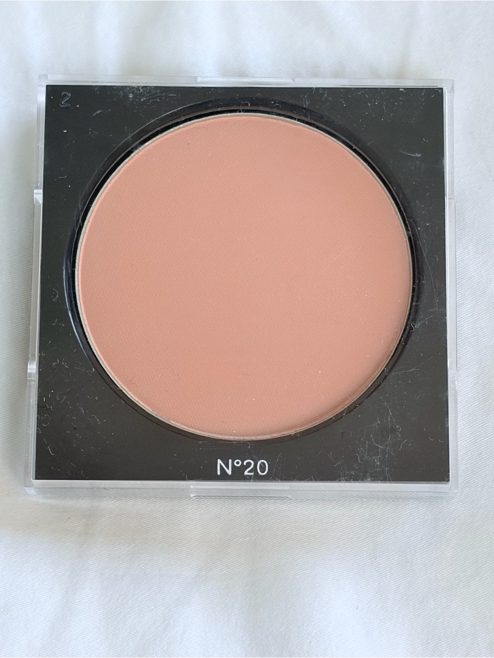LES BEIGES POUDRE BELLE MINE NATURELLE HEALTHY GLOW SHEER POWDER N/20